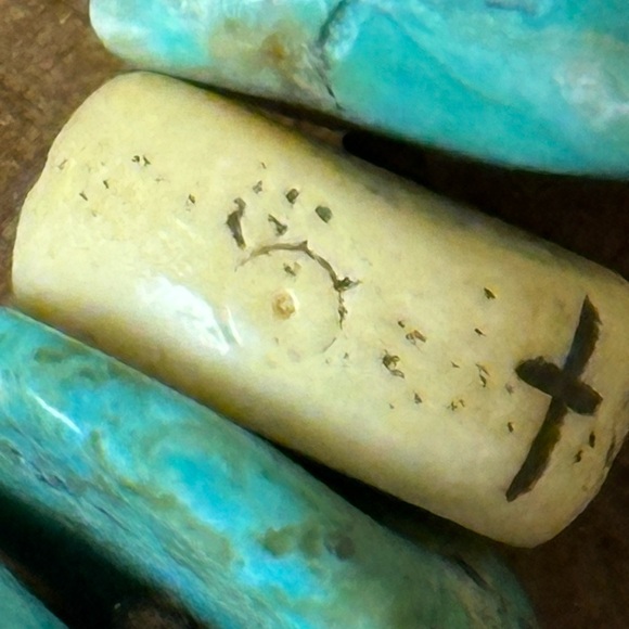 Jes Maharry “To Love” unisex one of a kind turquoise disc bracelet. New in box. - Picture 4 of 11